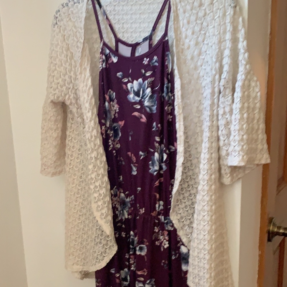 Ladies light weight cardigan! Perfect for fall!